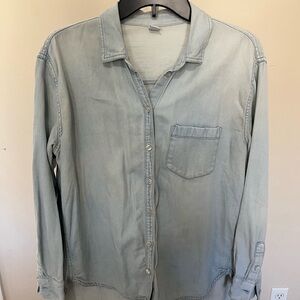 Old Navy Light Blue Casual Button-Down Shirt